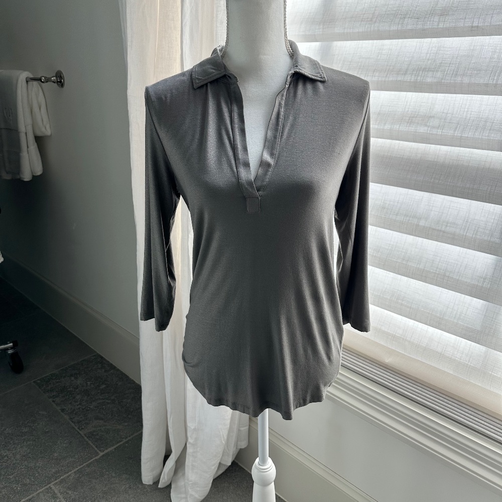 NWT! MAJESTIC FILLATURES Deluxe collared, long-sleeved T-shirt, SIZE 2